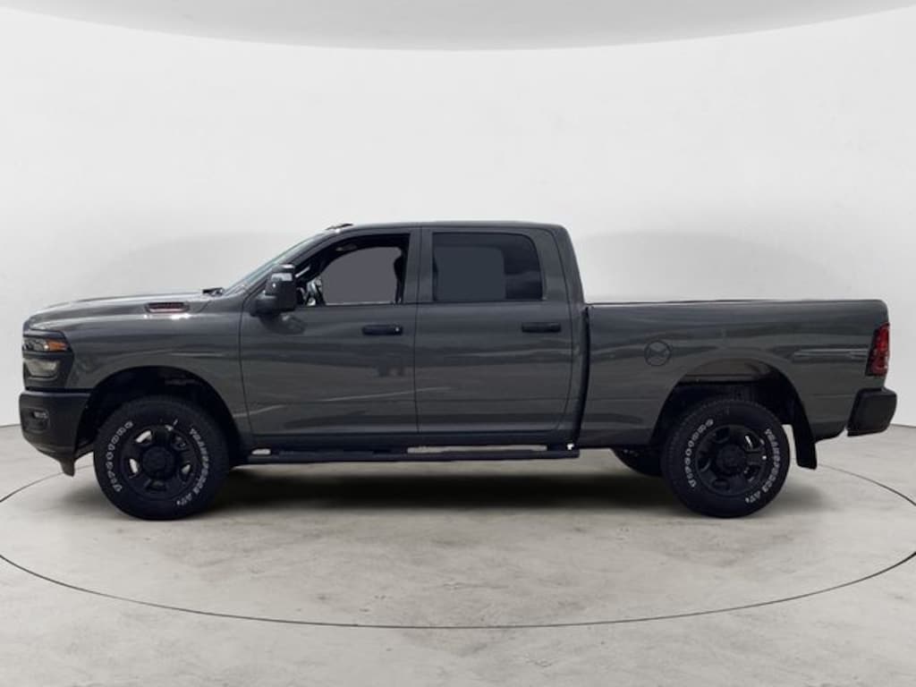 New 2026 Ram 3500 TRADESMAN CREW CAB 4X4 6'4 BOX Pickup