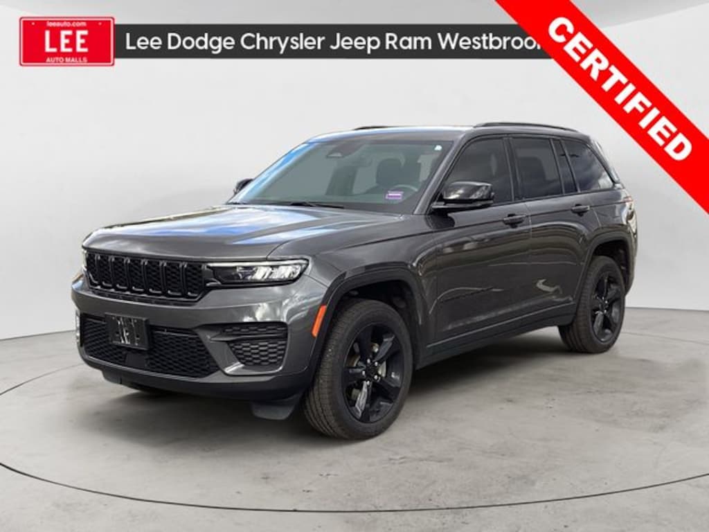 Used 2022 Jeep Grand Cherokee Altitude SUV