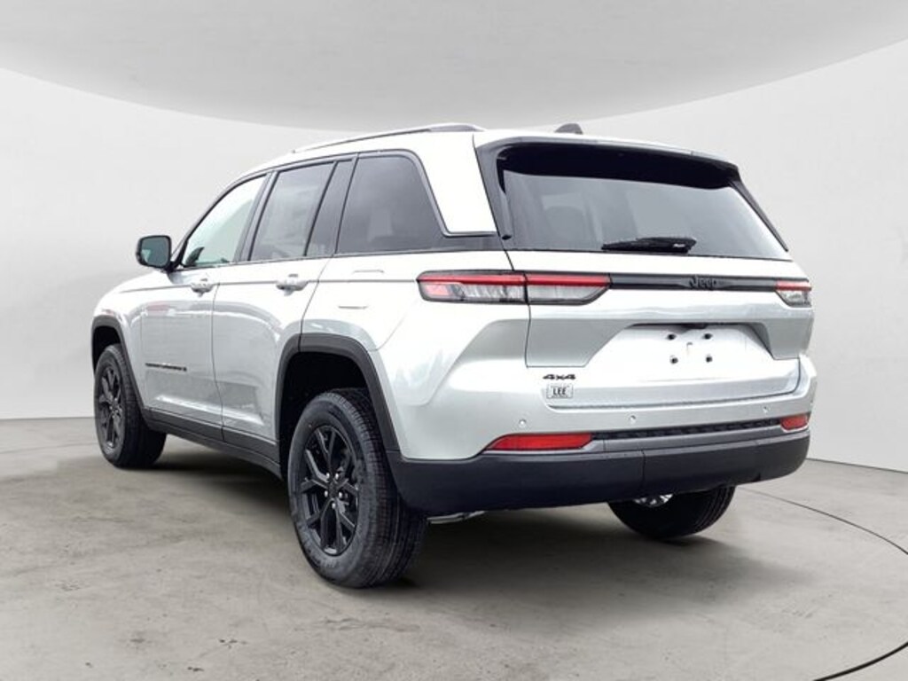 New 2026 Jeep Grand Cherokee LAREDO ALTITUDE 4X4 Sport Utility