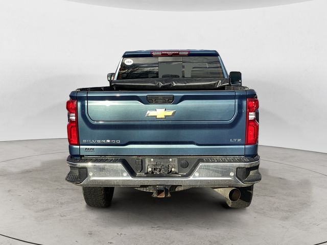 2024 Chevrolet Silverado 3500HD LTZ photo 4