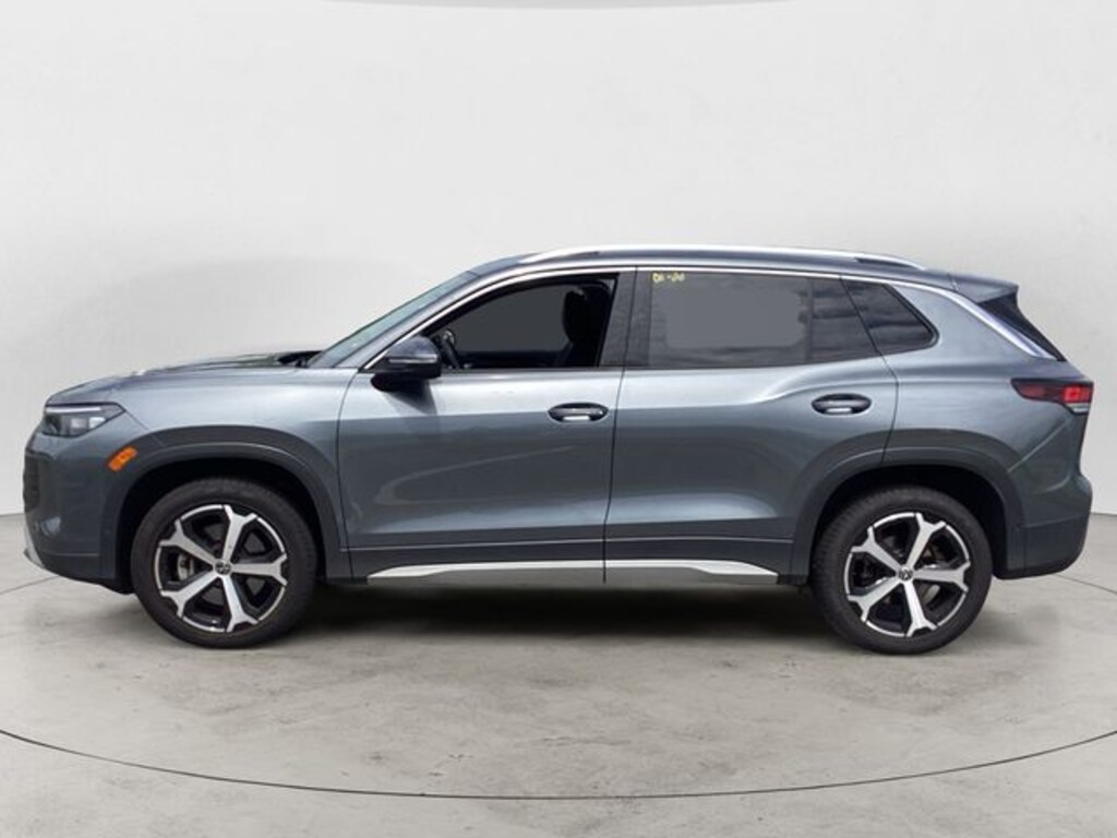 Used 2026 Volkswagen Tiguan 2.0T SE SUV