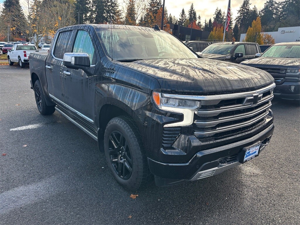 2024 Chevrolet Silverado 1500 High Country photo 2