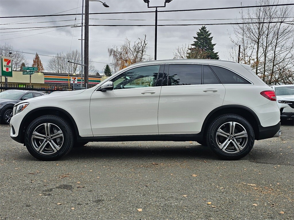 2018 Mercedes Benz GLC 300 4MATIC photo 3
