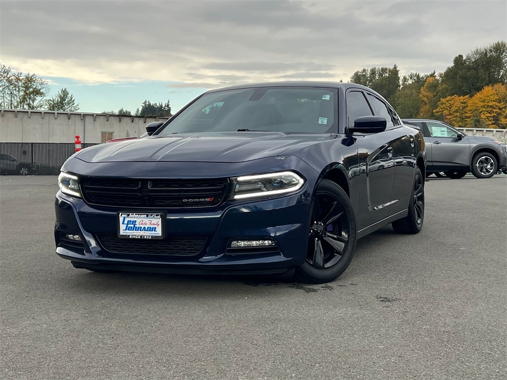 Used 2017 Dodge Charger SXT Sedan