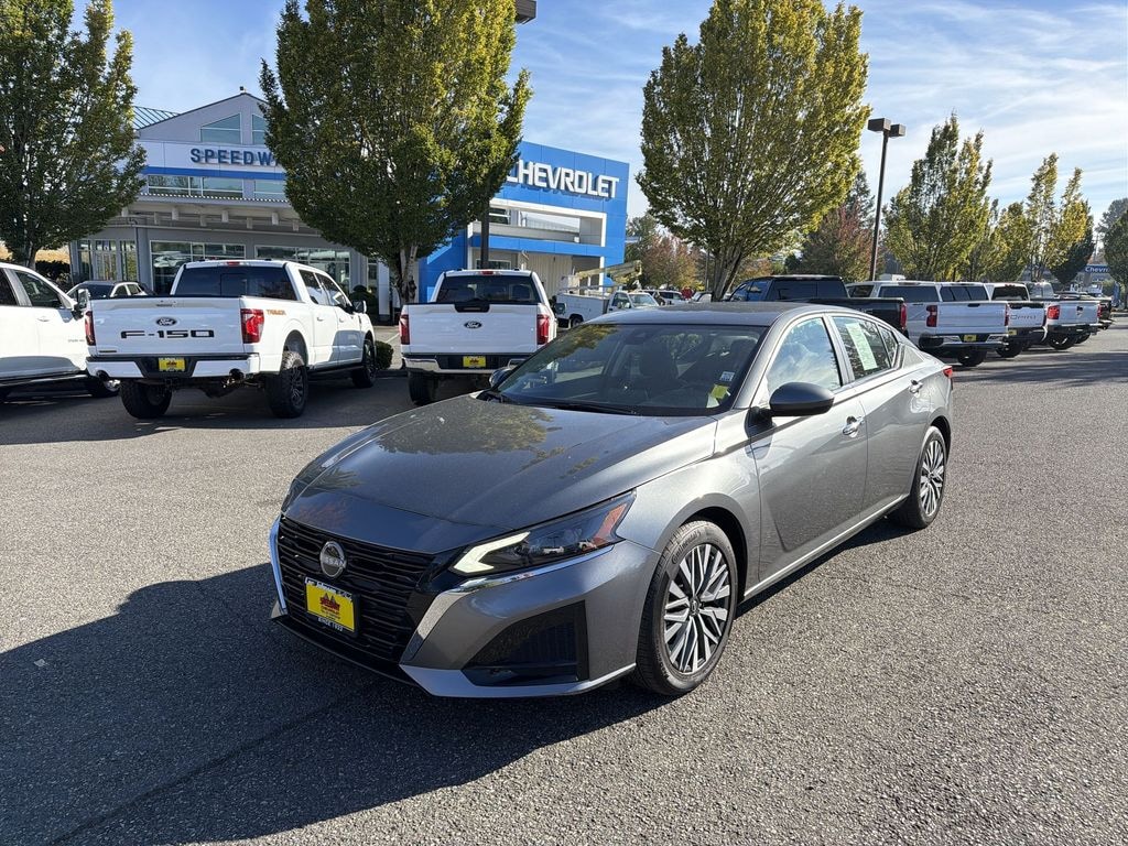 Used 2023 Nissan Altima 2.5 SV Sedan