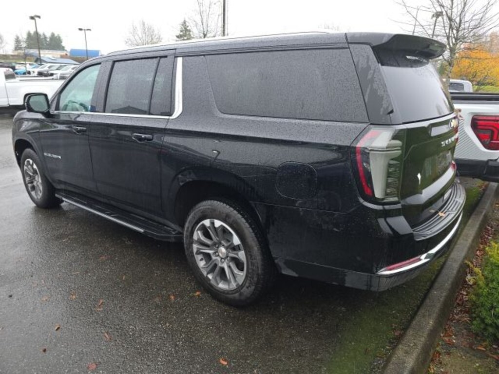 Used 2025 Chevrolet Suburban LT SUV