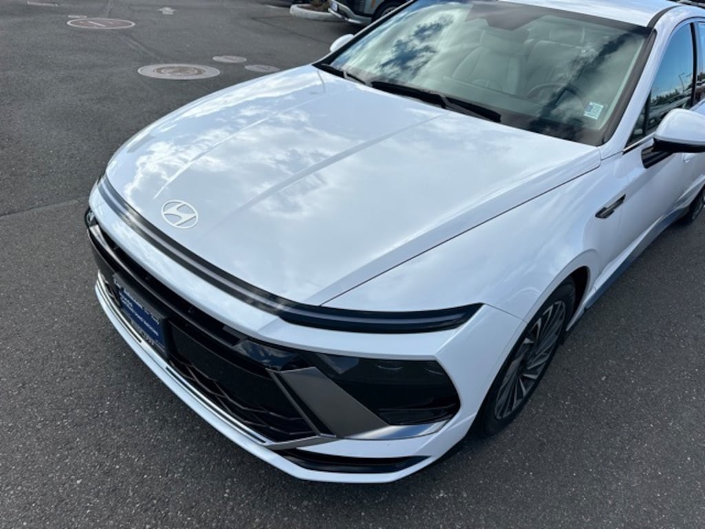 Used 2025 Hyundai Sonata Hybrid SEL Sedan