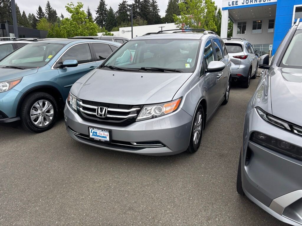 Used 2016 Honda Odyssey SE Van Passenger Van