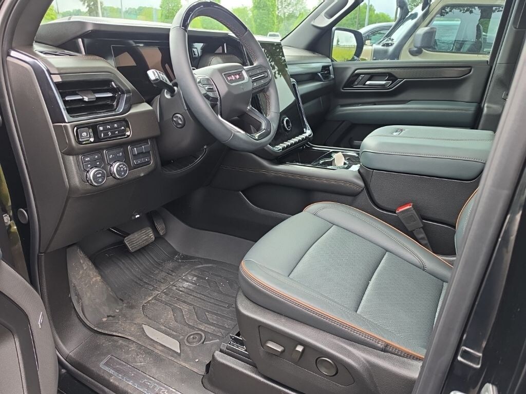 Used 2025 GMC Yukon AT4 SUV