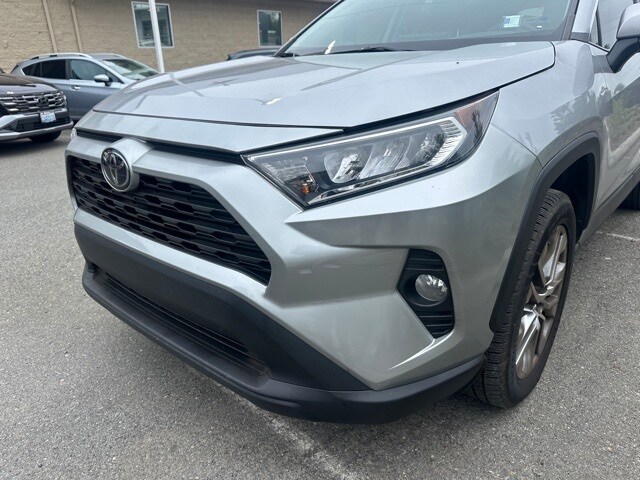 2021 Toyota RAV4 XLE Premium photo 2