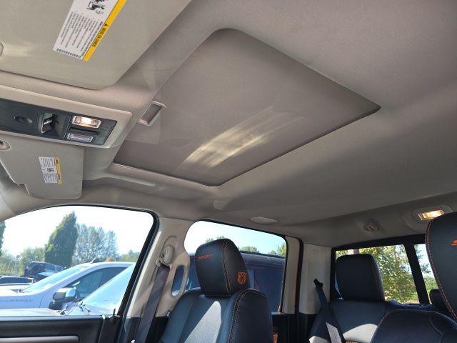2015 Ram 1500 Sport photo 3