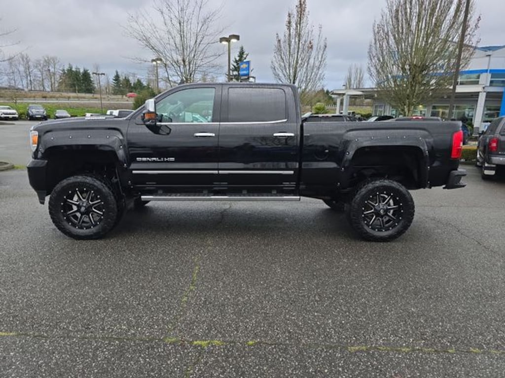 Used 2019 GMC Sierra 2500HD Denali Truck Crew Cab
