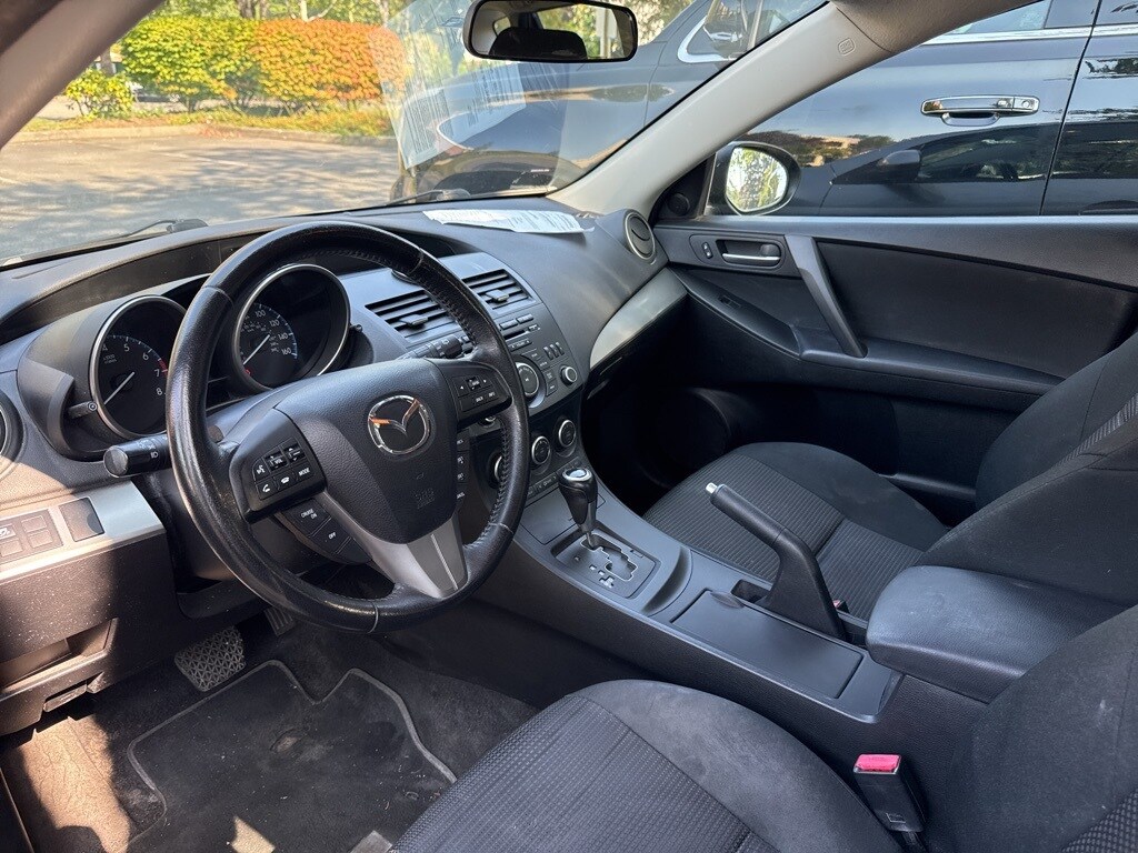 2013 Mazda Mazda3 Touring photo 3