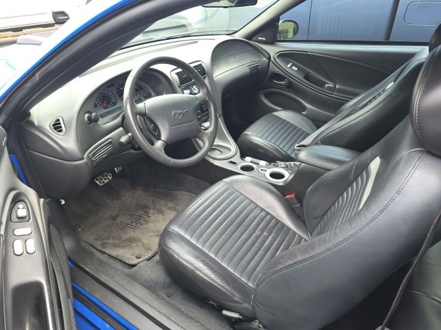 2004 Ford Mustang Mach 1 Premium photo 2