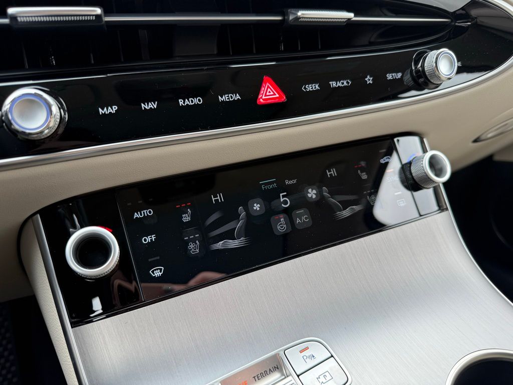 2026 GENESIS GV70 Advanced - Photo 28