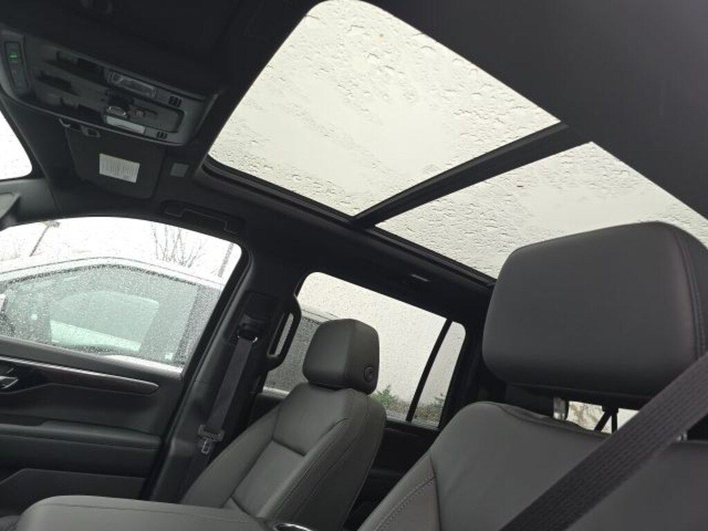 Used 2025 Chevrolet Suburban LT SUV