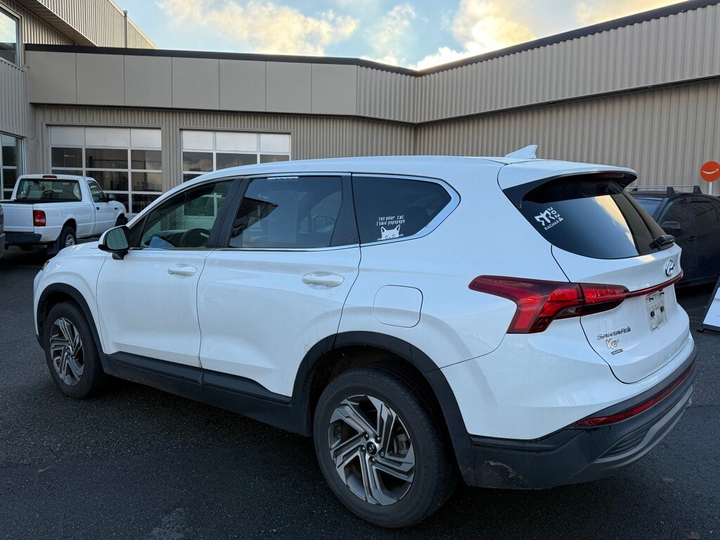 2021 Hyundai Santa Fe SE photo 2