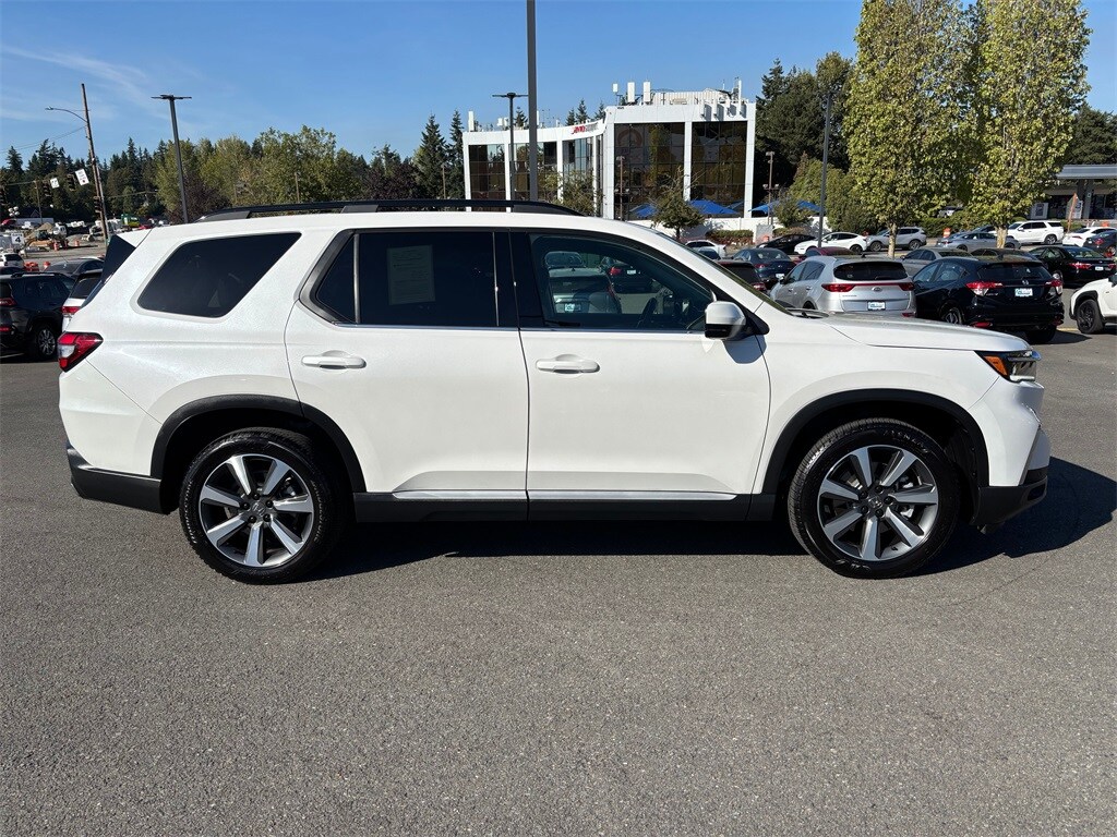 2025 Honda Pilot Elite photo 3