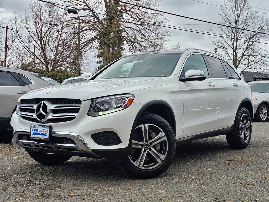 2018 Mercedes Benz GLC 300 4MATIC photo 2
