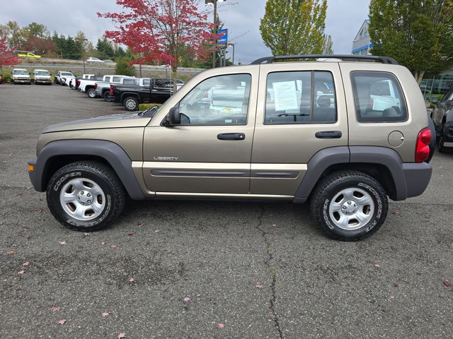 2004 Jeep Liberty Sport photo 3