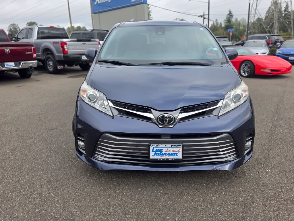 Used 2018 Toyota Sienna XLE Van Passenger Van