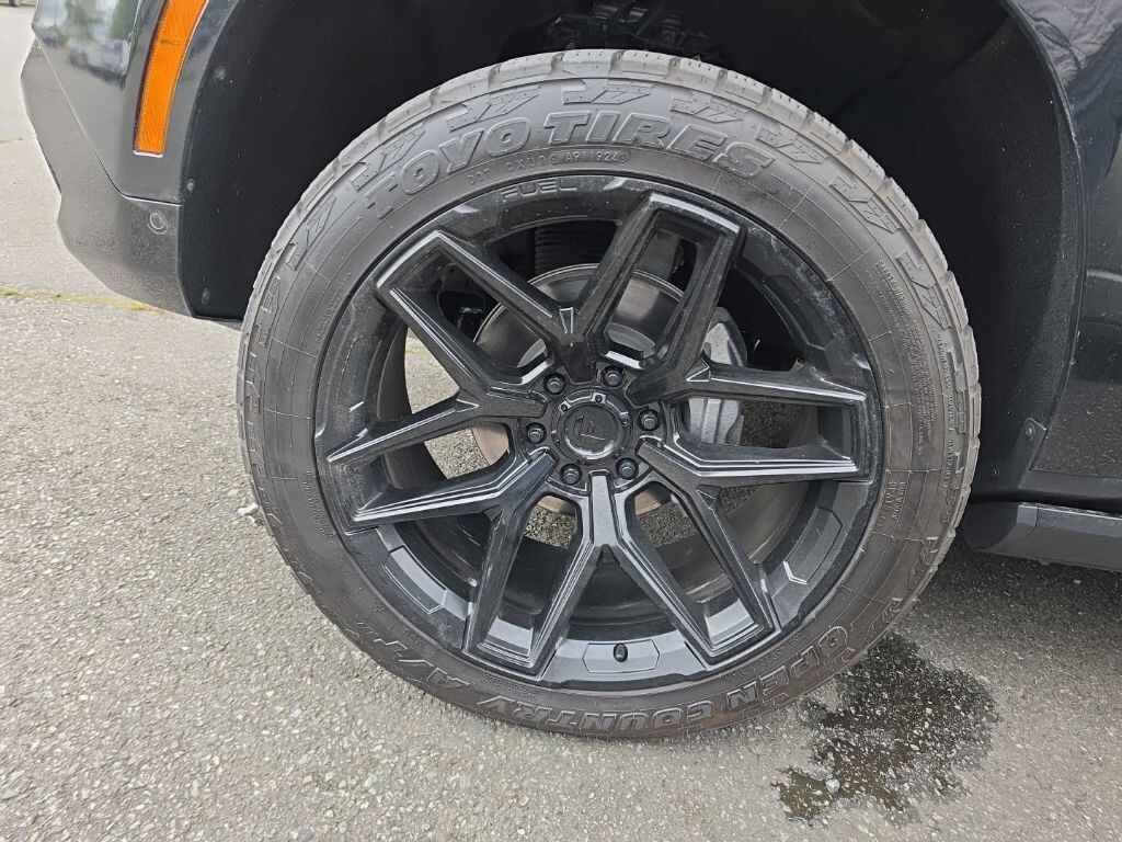 Used 2025 GMC Yukon AT4 SUV