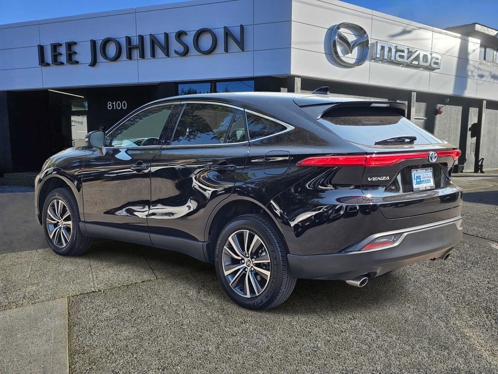 Used 2023 Toyota Venza LE SUV