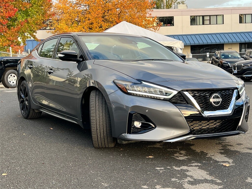Used 2023 Nissan Maxima SR Sedan
