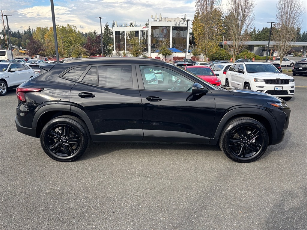 Used 2024 Chevrolet Trax Activ SUV