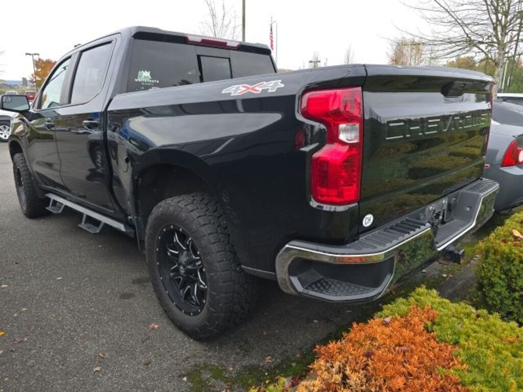 Used 2020 Chevrolet Silverado 1500 LT Truck Crew Cab