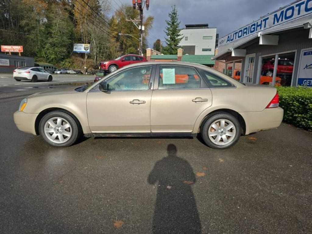 Used 2006 Mercury Montego Luxury Sedan