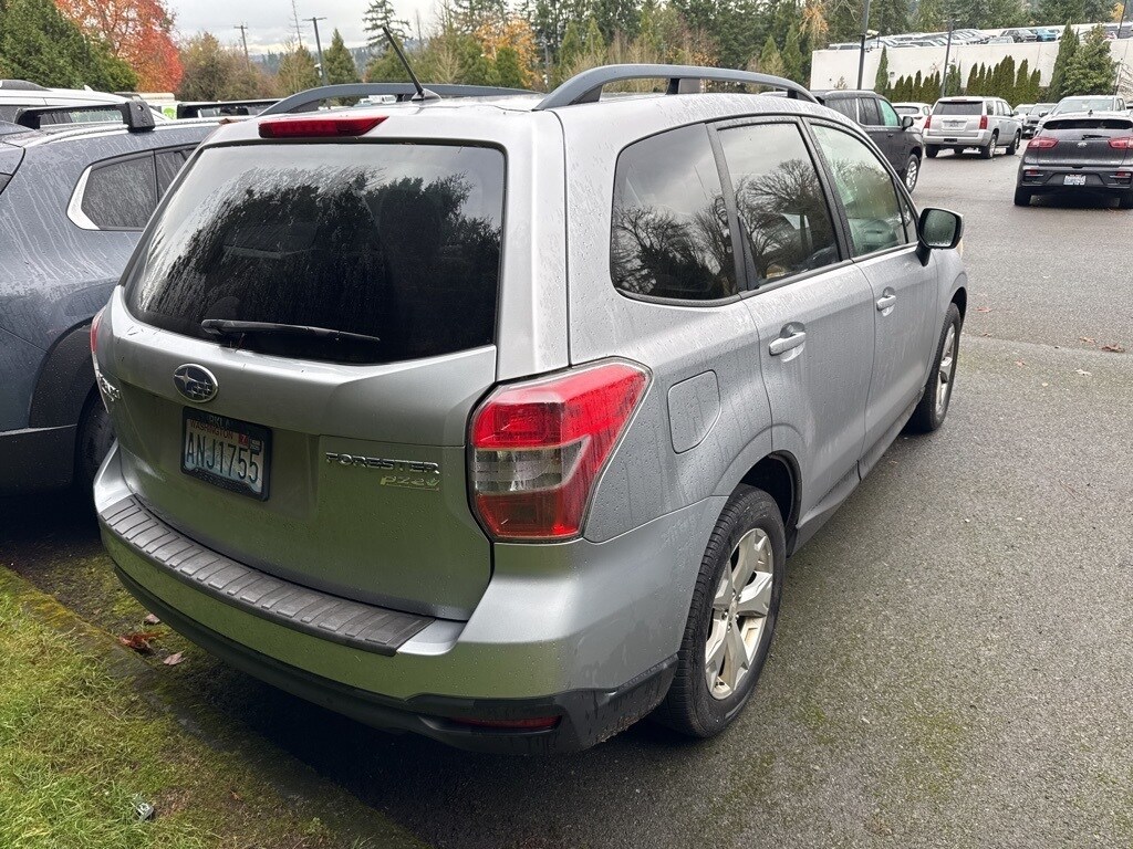2014 Subaru Forester 2.5i Premium photo 2