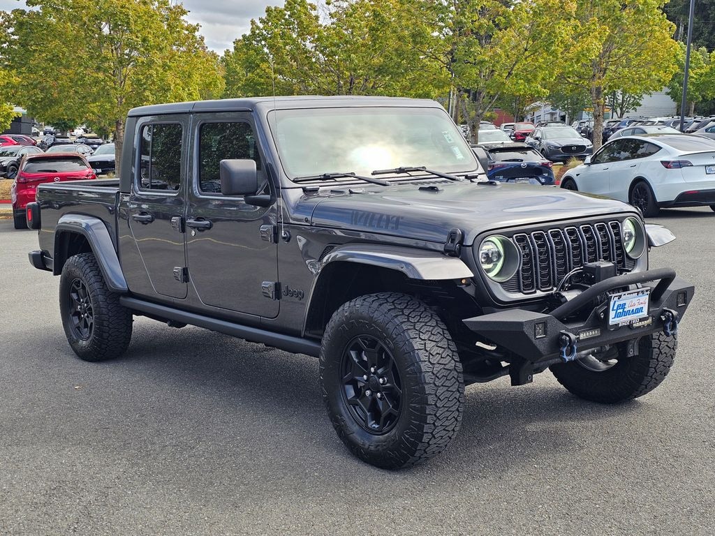 Used 2023 Jeep Gladiator Willys Truck Crew Cab