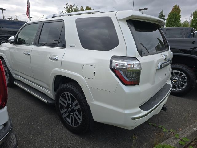 2018 Toyota 4Runner SR5 photo 4