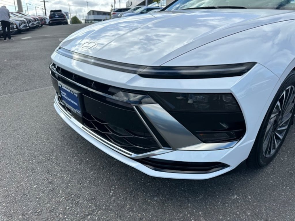 Used 2025 Hyundai Sonata Hybrid SEL Sedan