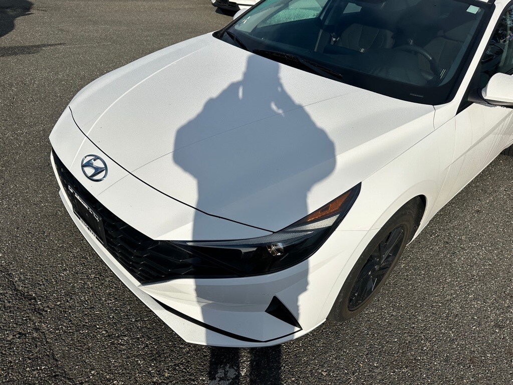 Used 2023 Hyundai Elantra HEV Blue Sedan