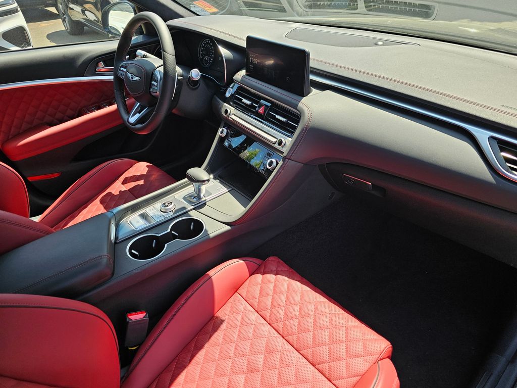 2025 GENESIS G70 Sport Advanced - Photo 11