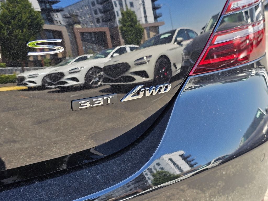 2025 GENESIS G70 Sport Advanced - Photo 14