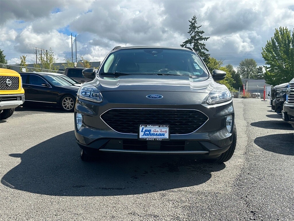 2020 Ford Escape Titanium Hybrid photo 2