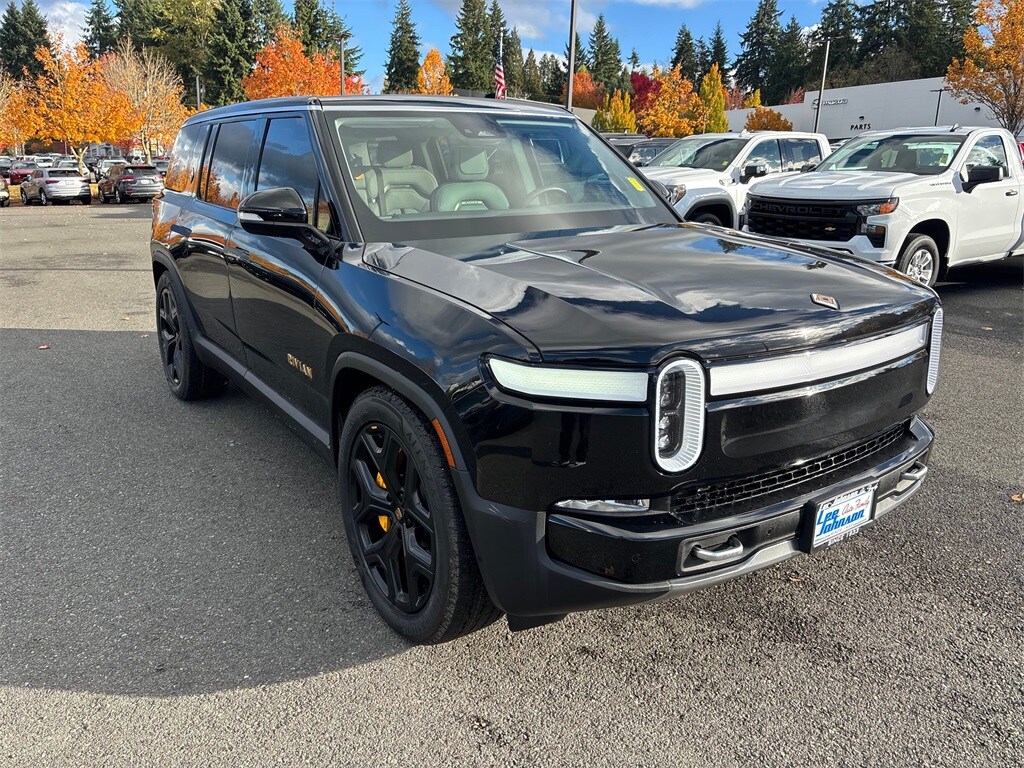 Used 2024 Rivian R1S Adventure SUV