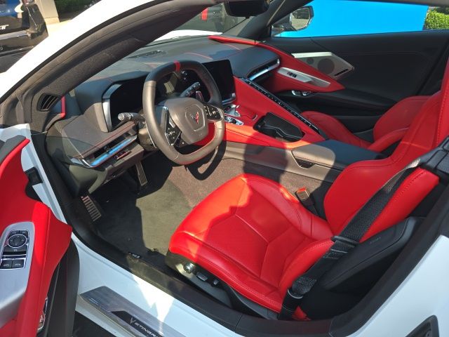 2023 Chevrolet Corvette Stingray 2LT photo 2
