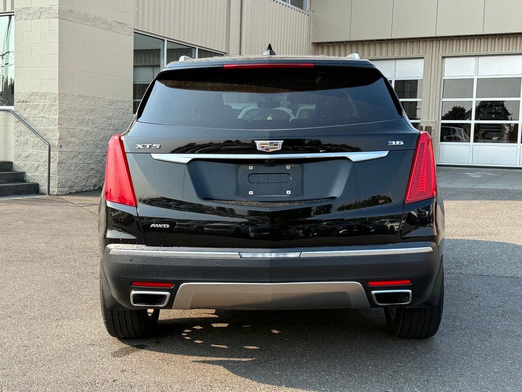 Used 2017 CADILLAC XT5 Platinum SUV