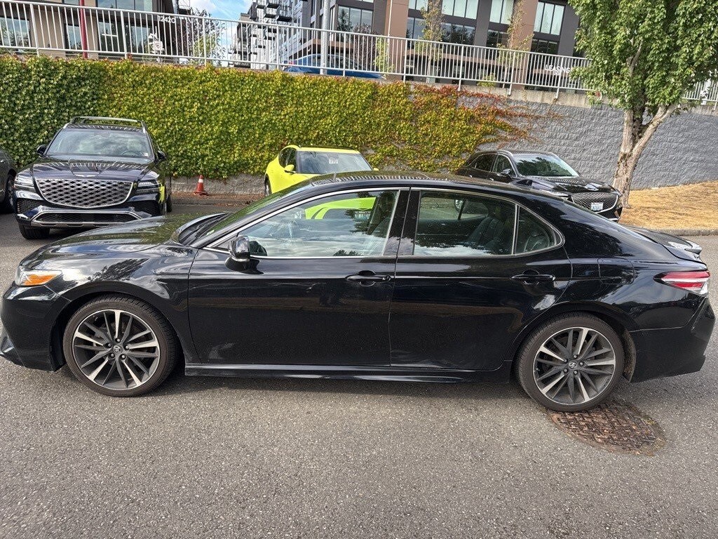 2019 Toyota Camry XSE V6 photo 2