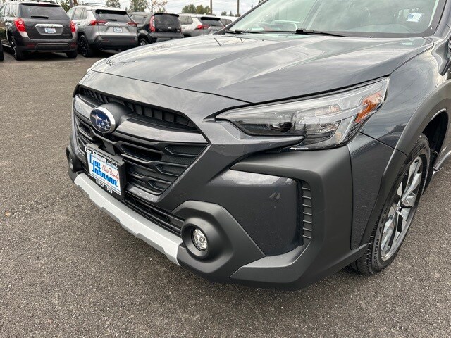 2023 Subaru Outback Touring photo 3