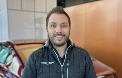 Staff member Givanni Signorino from ID_fde8f292f923