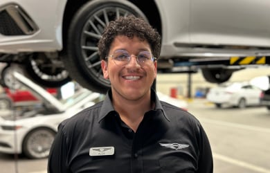 Staff member Alex Valadez from ID_3bd1314ee809