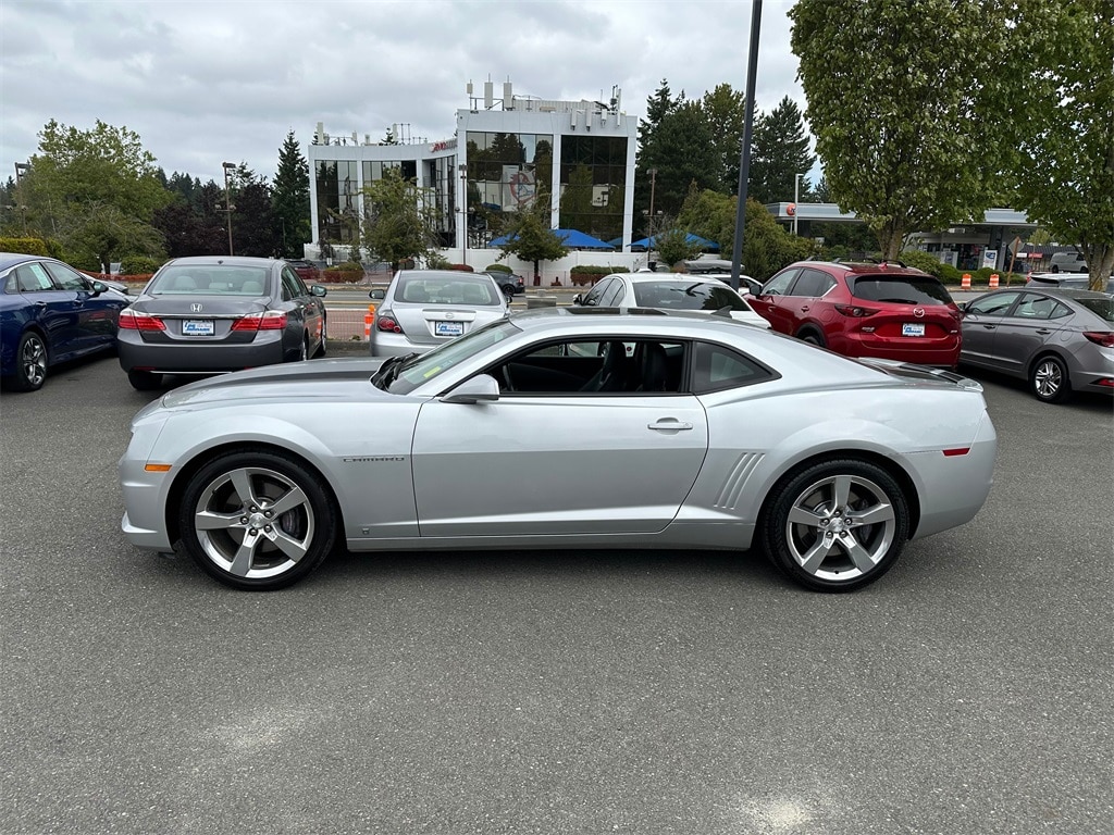 2010 Chevrolet Camaro SS photo 2