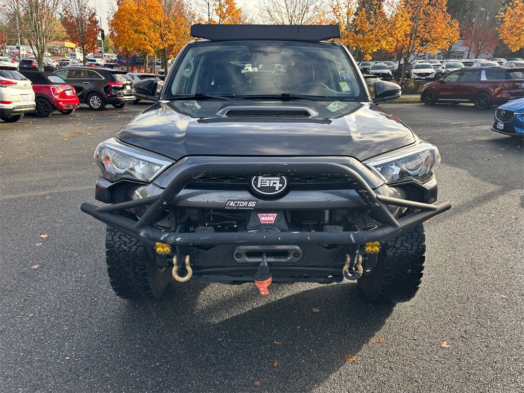 2018 Toyota 4Runner SR5 photo 2