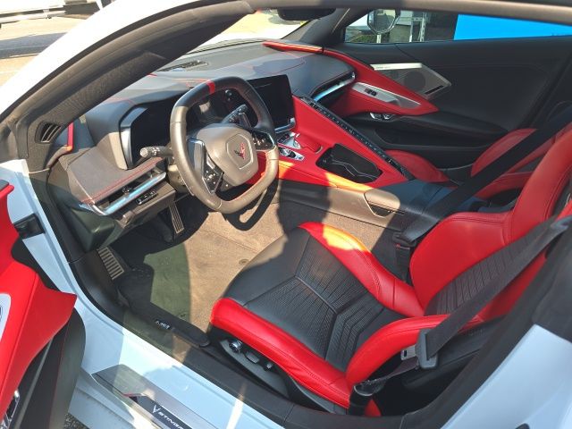 2023 Chevrolet Corvette Stingray 2LT photo 2