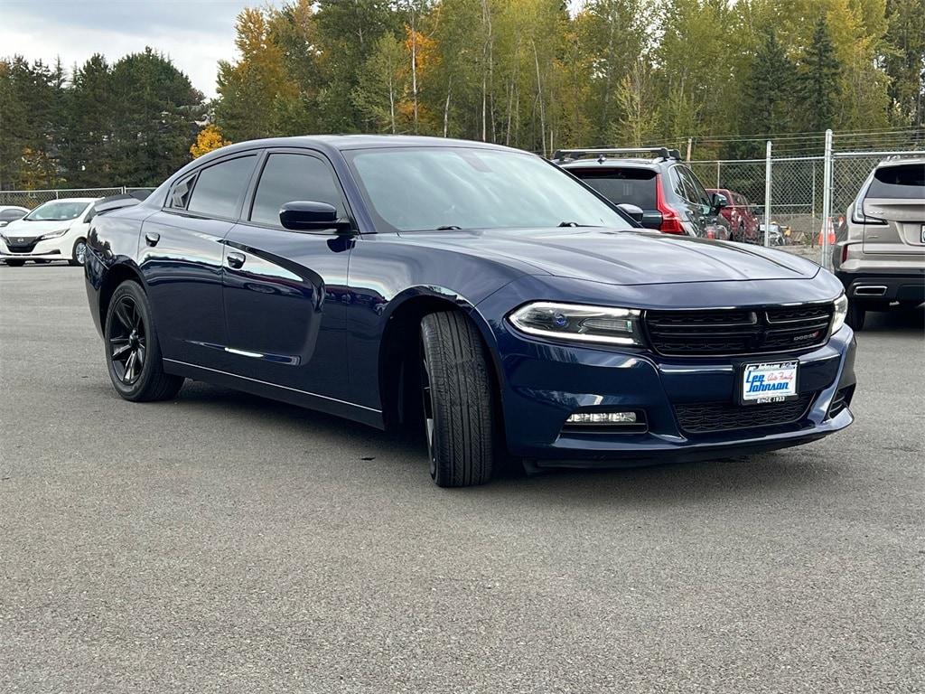 Used 2017 Dodge Charger SXT Sedan